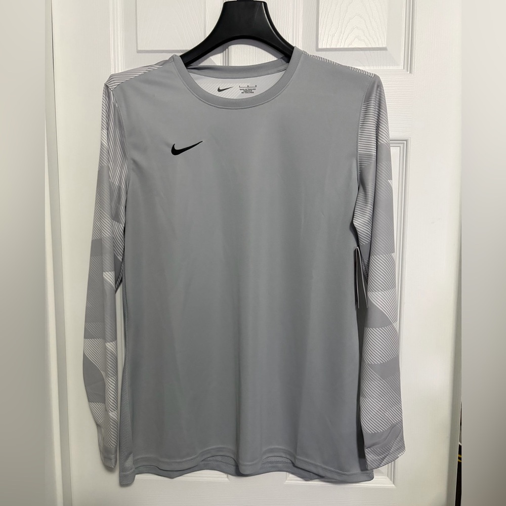 BNWT NIKE WOMEN DRI-FIT GRAY LONG SLEEVE PULLOVER SHIRT #CJ6071-012 US LARGE (L)